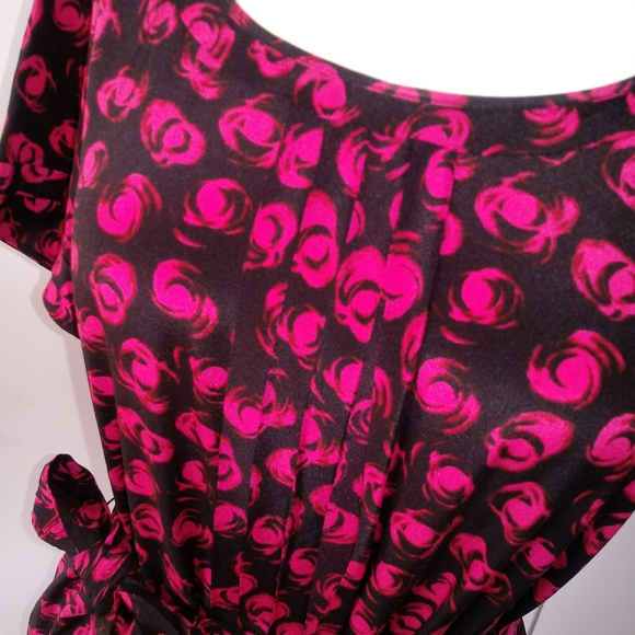 NWT DKNY silk floral dress with self belt - Picture 2 of 7